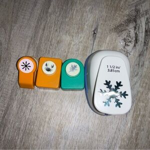 (Bin 4) Mixed Brands, set of 4 nature related paper punch’s and press